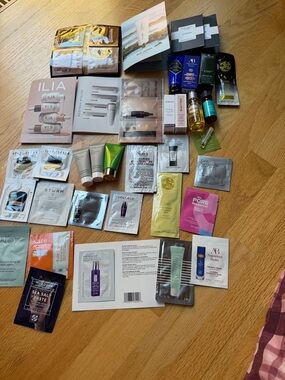 Giorgio Armani Skincare Sample Sachets — Gold, White, Black, Pink, Green